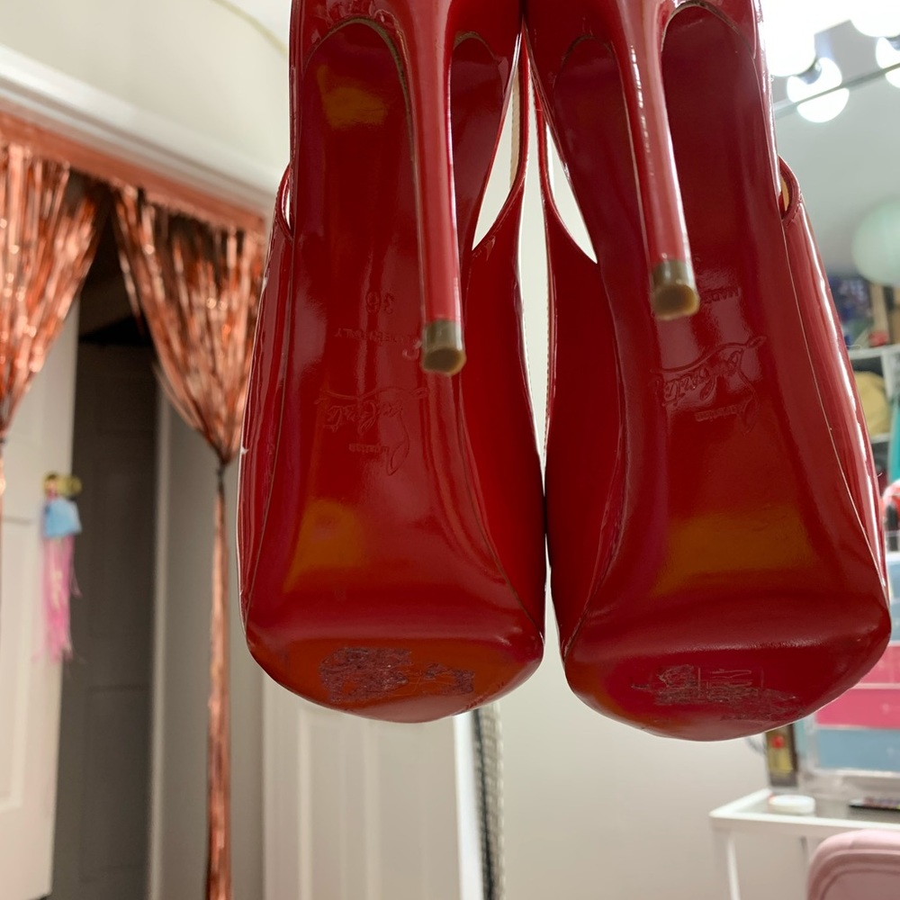 ❌SOLD ❌  Christian Louboutin sling back heels. - Picture 11 of 13